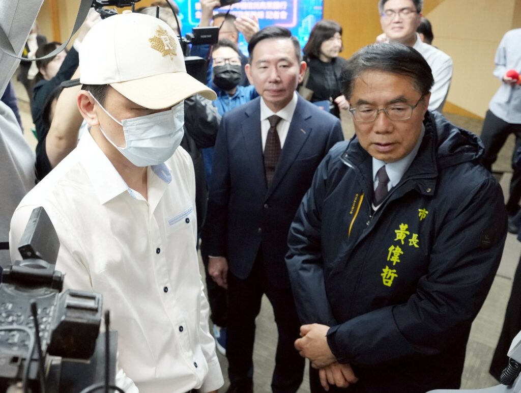 中國信託攜手臺南市政府共築ATM打詐新防線 AI智慧辨識搭配即時通報機制 公私協力強化守護民眾資產 9 S 9643042 1024x772 1