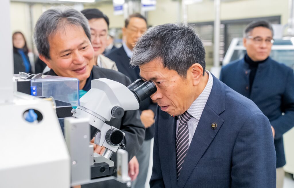 日本岩手縣一關市交流團訪明新科大 雙方攜手共育AI與半導體人才 7 115020441 1024x655 1