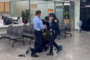 花警攜手臺灣中小企業銀行 實施防搶演練強化應變能力 19 MEITU 20260207 162914758 300x200 1