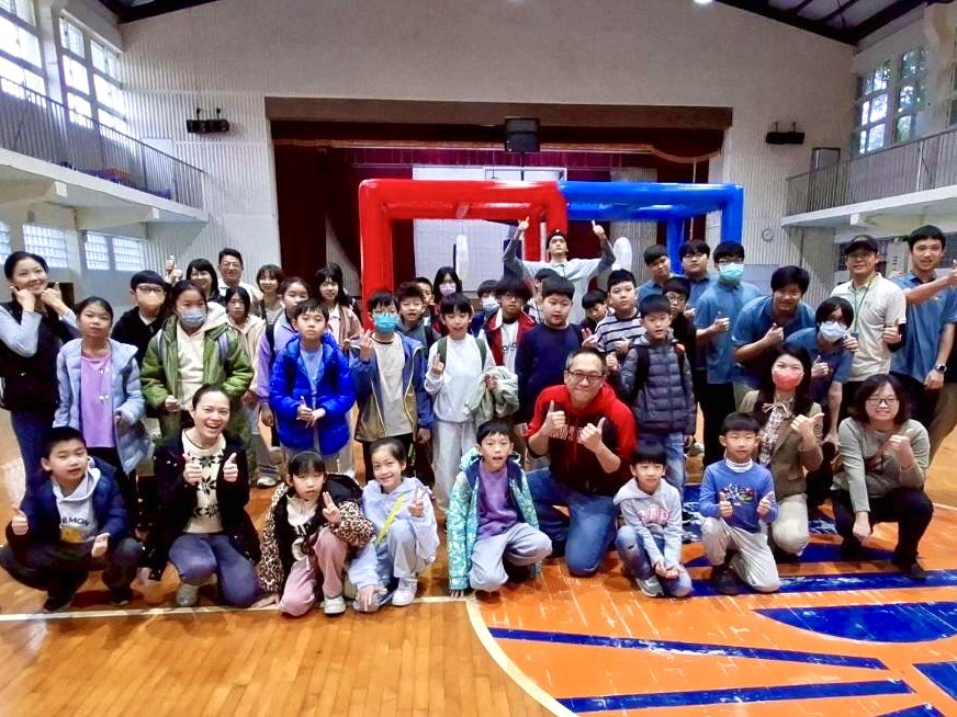 正濱國中「無人機足球冬令營」點燃科技爆發力 9 S 247087149