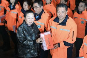 花蓮縣長徐榛蔚慰問花警與協勤民力 感謝重要節日安全維護工作勤務人員辛勞 14 1770650009958 300x200 1