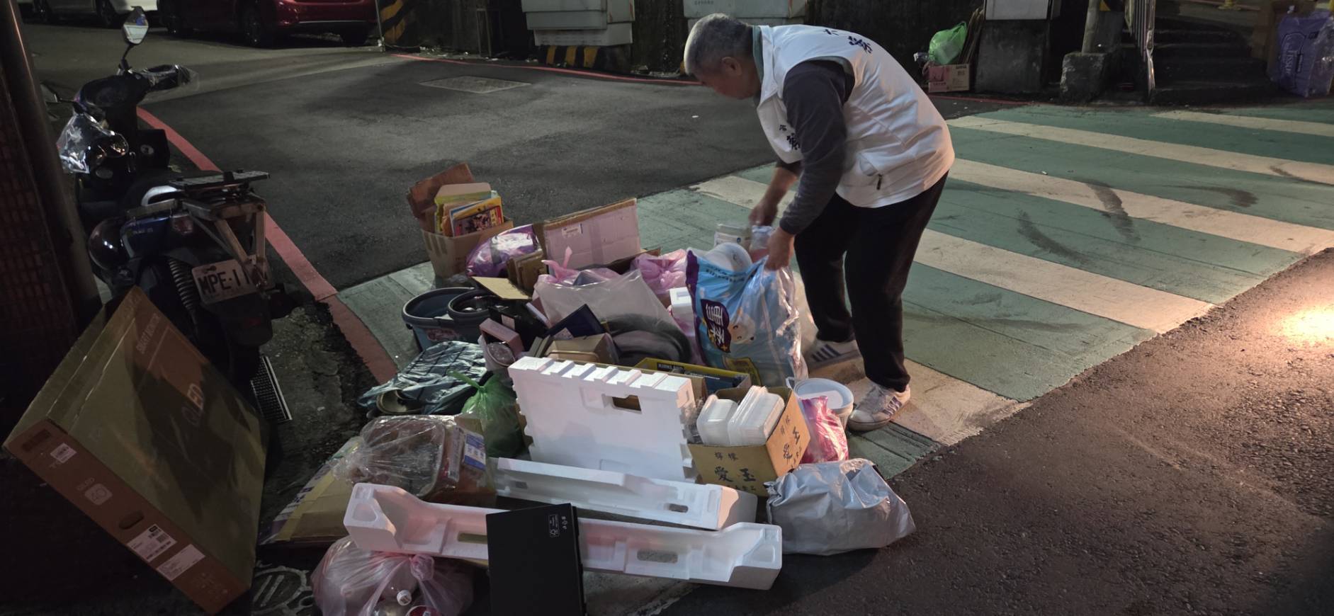 五福六合志工自發清理社區環境暖人心 3 240379