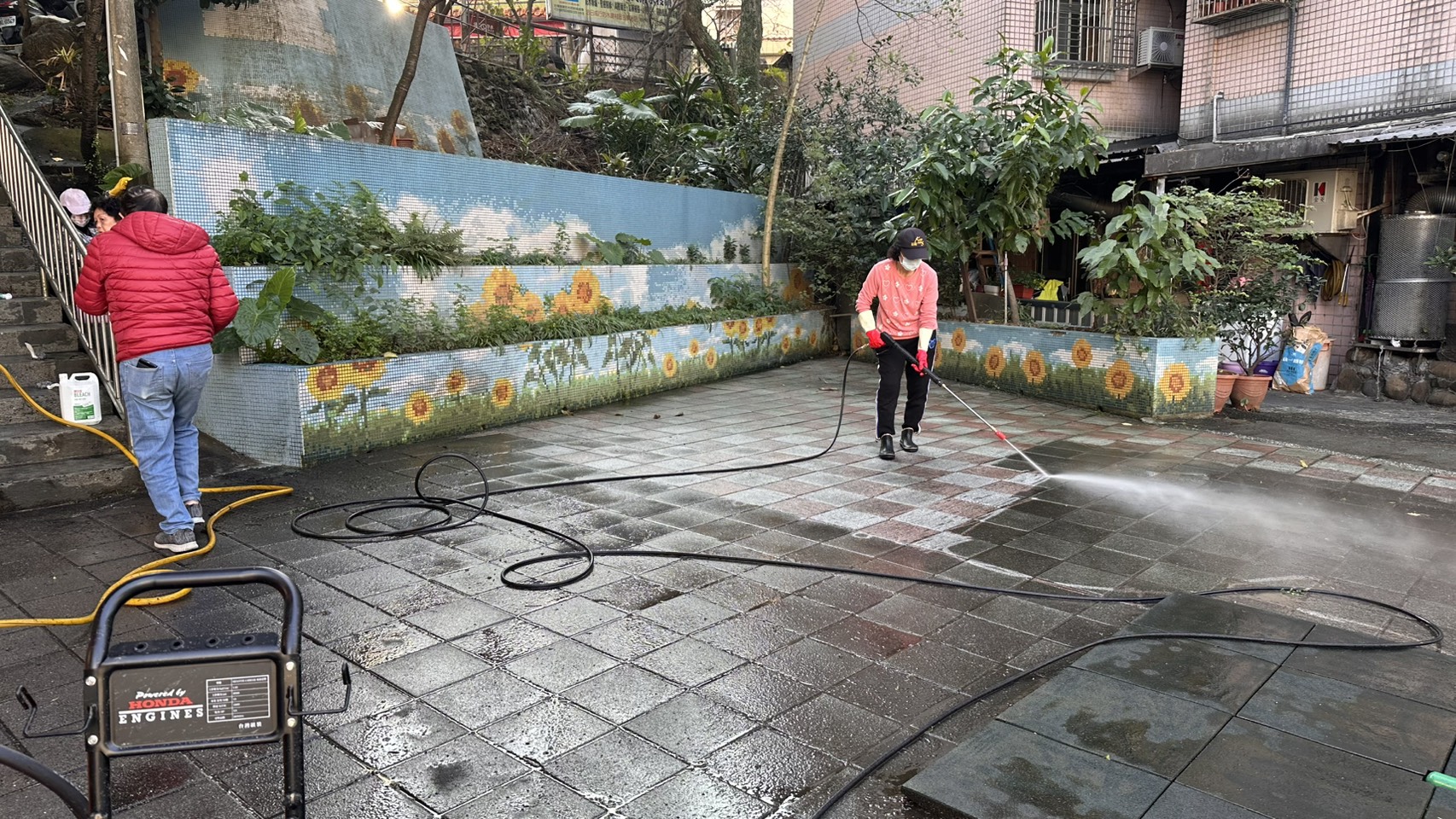 五福六合志工自發清理社區環境暖人心 4 S 9797712