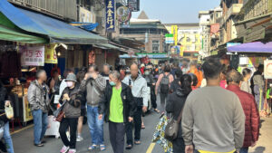 除夕採買潮湧現 瑞芳警便衣埋伏防扒竊 守護民眾安心辦年貨 41 1771214965830 300x169 1