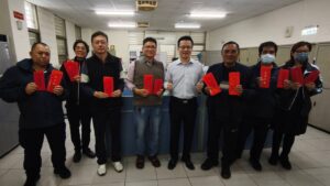 履新分局長春節發放紅包慰勤 駿馬奔騰迎新歲 吉星高照報平安 23 MEITU 20260216 193059518 300x169 1