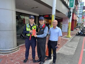 花警局長范織坤除夕送暖慰勤 親赴金三角關懷執勤同仁 11 %E4%BA%94 12 300x225 1