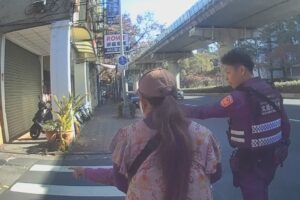 寒流中伸援手 內湖警護送長者平安返家 34 MEITU 20260217 092228620 300x200 1