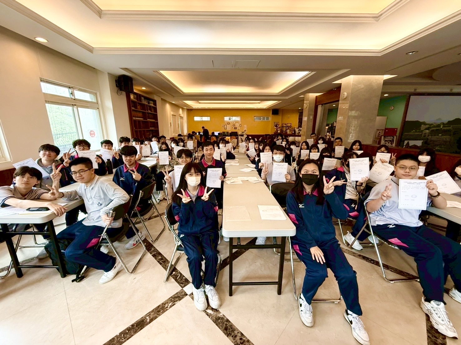 二信高中圖書館小太陽成長社互勉「陪伴學習愛與關懷」 35 291990D2 3CE8 4133 AF4B 90ECC045557B