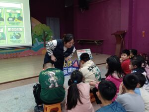 基警前進校園 傳授學童人身安全守則 10 %E4%B8%80 56 300x225 1