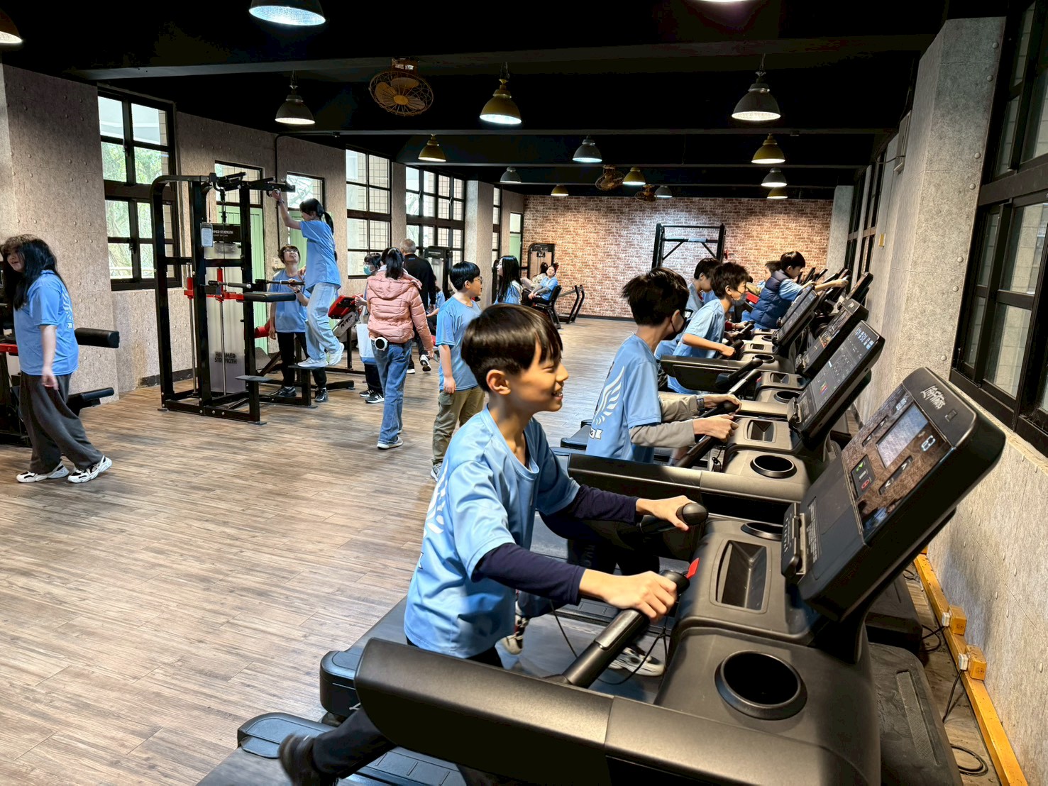 七堵國小攜手二信高中助學生提早體驗未來課程及科技 40 LINE ALBUM 1150312%E4%BA%8C%E4%BF%A1%E9%AB%94%E9%A9%97 260313 4