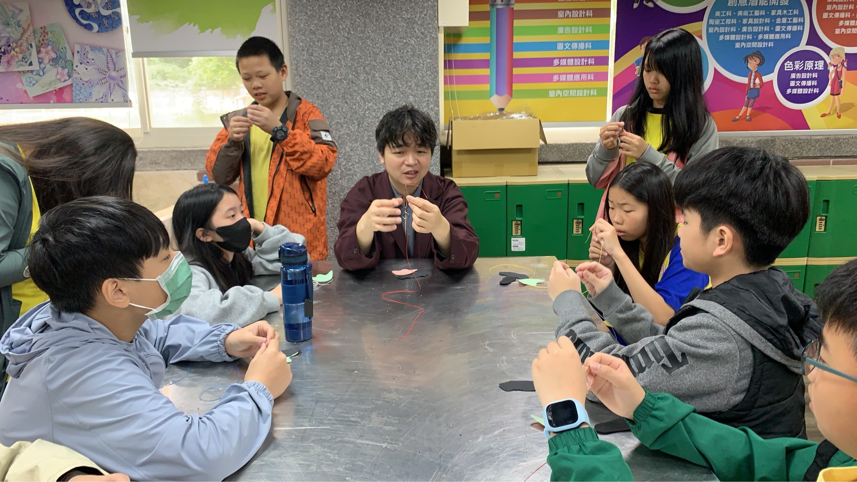 信義國小師生赴明德國中體驗迷你鞋手作超開心 5 657163390 1410212621140948 114464739560245313 n