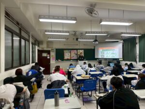 基警前進校園宣導反詐騙 強化學生防詐觀念 15 %E4%BA%8C 47 300x225 1