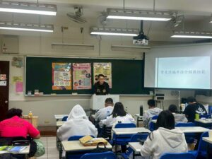 基警前進校園宣導反詐騙 強化學生防詐觀念 17 1774604017632 300x225 1