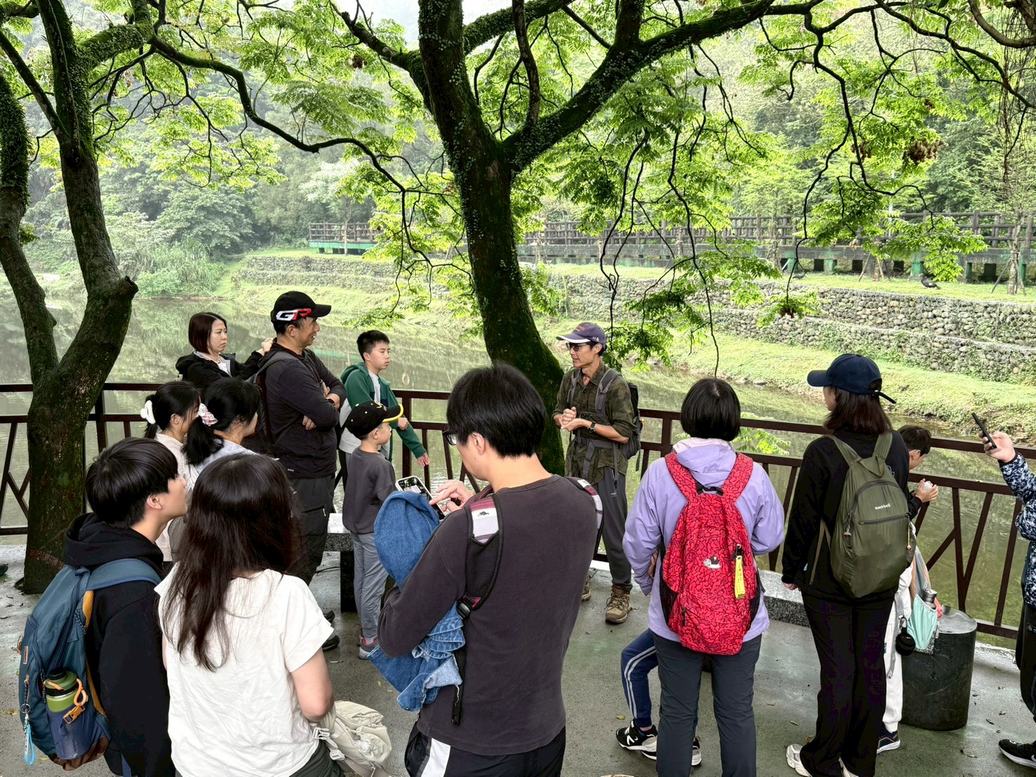 國家新城金龍湖吸引外來觀光客探索山湖生態 2 LINE ALBUM 1150329%E5%8F%B0%E5%8C%97%E4%BA%BA%E6%8E%A2%E7%B4%A2%E9%87%91%E9%BE%8D%E6%B9%96 260329 5