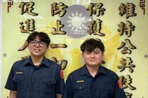 獨居翁痼疾復發 萬華雙警背上樓協助返家 42 MEITU 20260411 084414974 300x200 1