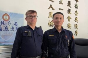 鐵漢柔情 老婦看診回程體力不支 士林暖警 愛心背負 助返家 32 MEITU 20260411 103111144 300x200 1