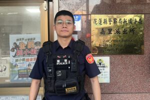 男童走失 新城警暖心助返家 28 %E5%8A%89%E5%A5%95%E8%BE%B0 300x200 1