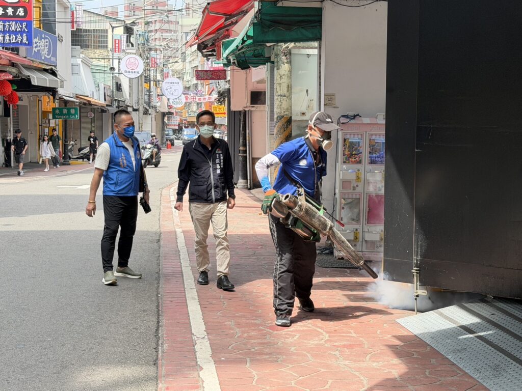 落實「防鼠三不」 中市今啟動114處市場、夜市、商圈大清消 52 %E4%B8%AD%E5%B8%82%E5%95%9F%E5%8B%95%E5%B8%82%E5%A0%B4%E5%A4%9C%E5%B8%82%E5%A4%A7%E6%B8%85%E6%B6%88%E8%90%BD%E5%AF%A6%E6%BB%85%E9%BC%A0%E6%8C%87%E5%BC%95%E5%AE%88%E8%AD%B7%E7%92%B0%E5%A2%83%E8%A1%9B%E7%94%9F 1024x768 1
