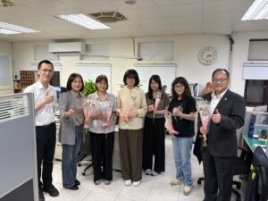 溫馨五月情 警察媽媽辛苦了 27 %E4%B8%89 6 300x225 1