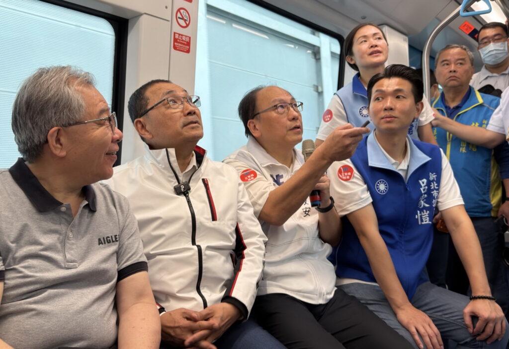 初勘五項缺失完成改善 捷運三鶯線整備就緒 侯友宜視察要求即刻提報中央履勘 16 %E5%B8%82%E5%BA%9C%E5%9C%98%E9%9A%8A%E7%A2%BA%E8%AA%8D%E5%B1%A5%E5%8B%98%E5%89%8D%E6%94%B9%E5%96%84%E4%BA%8B%E9%A0%85%E5%AE%8C%E6%88%90 1024x703 1