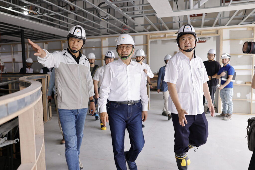 新北發展藍圖重要軸心建設 侯友宜第三度視察第二行政中心工程 要求如期如質完成年底順利啟用 12 R3A1918 1024x683 1