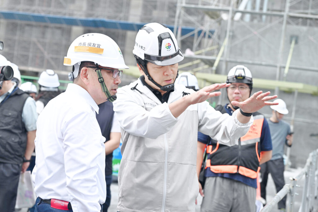 新北發展藍圖重要軸心建設 侯友宜第三度視察第二行政中心工程 要求如期如質完成年底順利啟用 14 S 149995537 1024x683 1