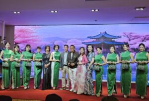 越南萬商西貢集團率團訪臺 深化智慧農業與產業合作 阮清史總裁率核心團隊來臺考察 李建華總裁設宴接待 郭守仁總院長牽線搭橋 共拓臺越合作新局 28 %E4%BA%94 5 300x204 1
