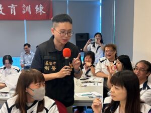 防守青壯年族群荷包 基三警攜手銀行深入民間企業強化反詐宣導 45 MEITU 20260516 125528125 300x225 1