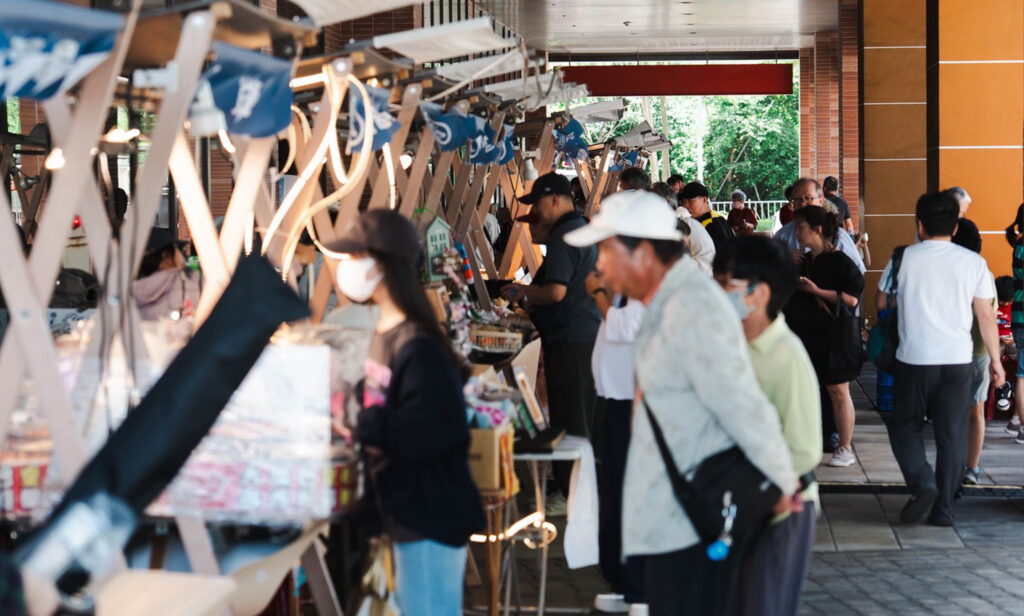 「新北好市節-淡水海都祭」16、17日盛大登場 精選30家市場人氣名攤 邀民眾週末來淡水逛市集 28 %E6%B4%BB%E5%8B%95%E7%8F%BE%E5%A0%B4%E9%9B%86%E7%B5%9030%E5%AE%B6%E5%B8%82%E5%A0%B4%E5%90%8D%E6%94%A4%E4%BB%A5%E5%8F%8A%E7%BE%8E%E9%A3%9F%E9%A4%90%E8%BB%8A%E5%90%B8%E5%BC%95%E5%A4%A7%E6%89%B9%E6%B0%91%E7%9C%BE%E9%A7%90%E8%B6%B3%E6%B6%88%E8%B2%BB%E6%B5%B7%E9%83%BD%E5%BB%A3%E5%A0%B4%E6%B4%8B%E6%BA%A2%E7%86%B1%E9%AC%A7%E7%AF%80%E6%85%B6%E6%B0%9B%E5%9C%8D 1024x616 1