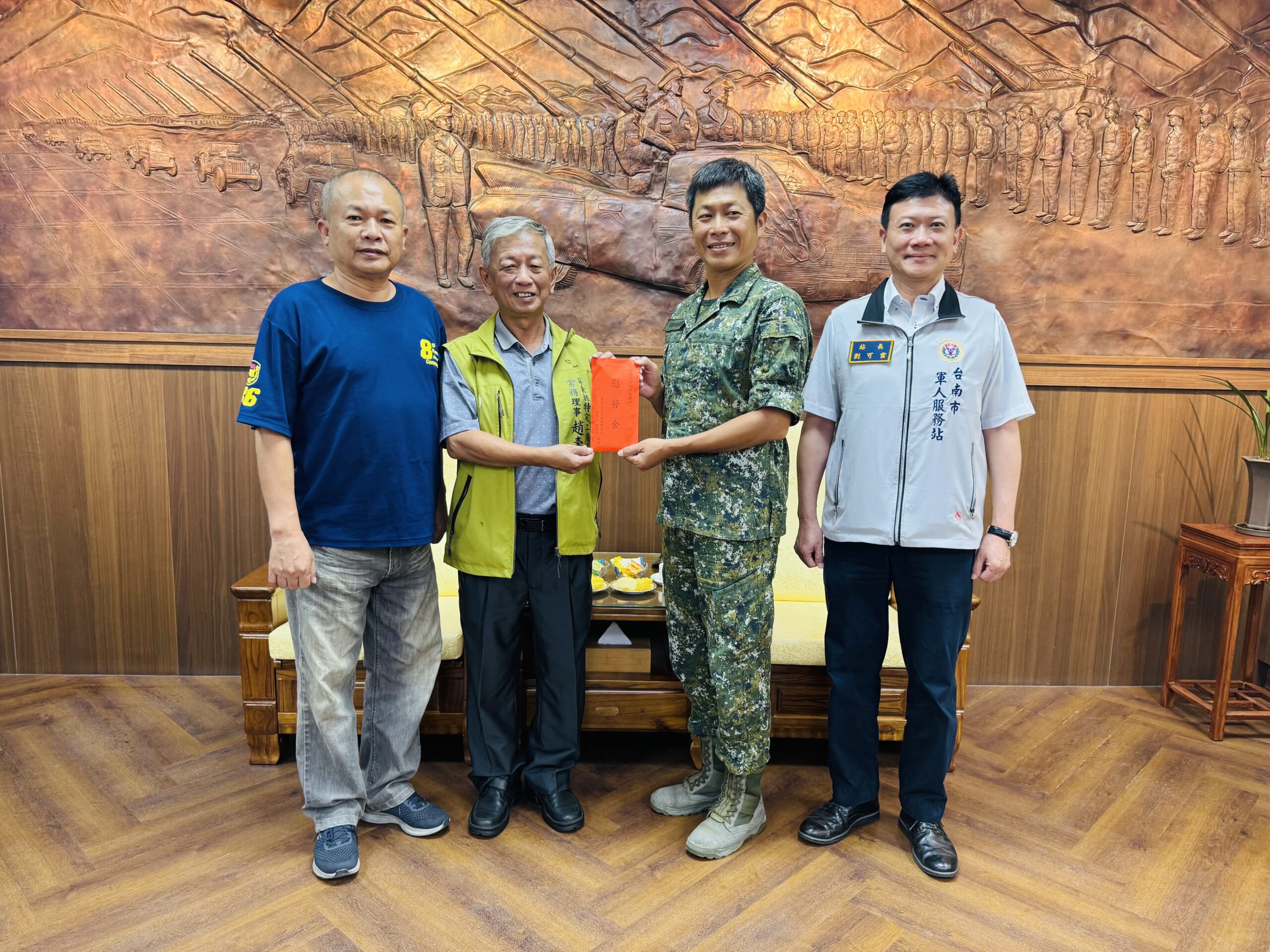 文富食品攜手地方企業 端節前夕敬軍慰勞台南陸軍官兵 7 1C3A2DC4 021E 46F1 B30C 6A633F1A2F75 scaled 1