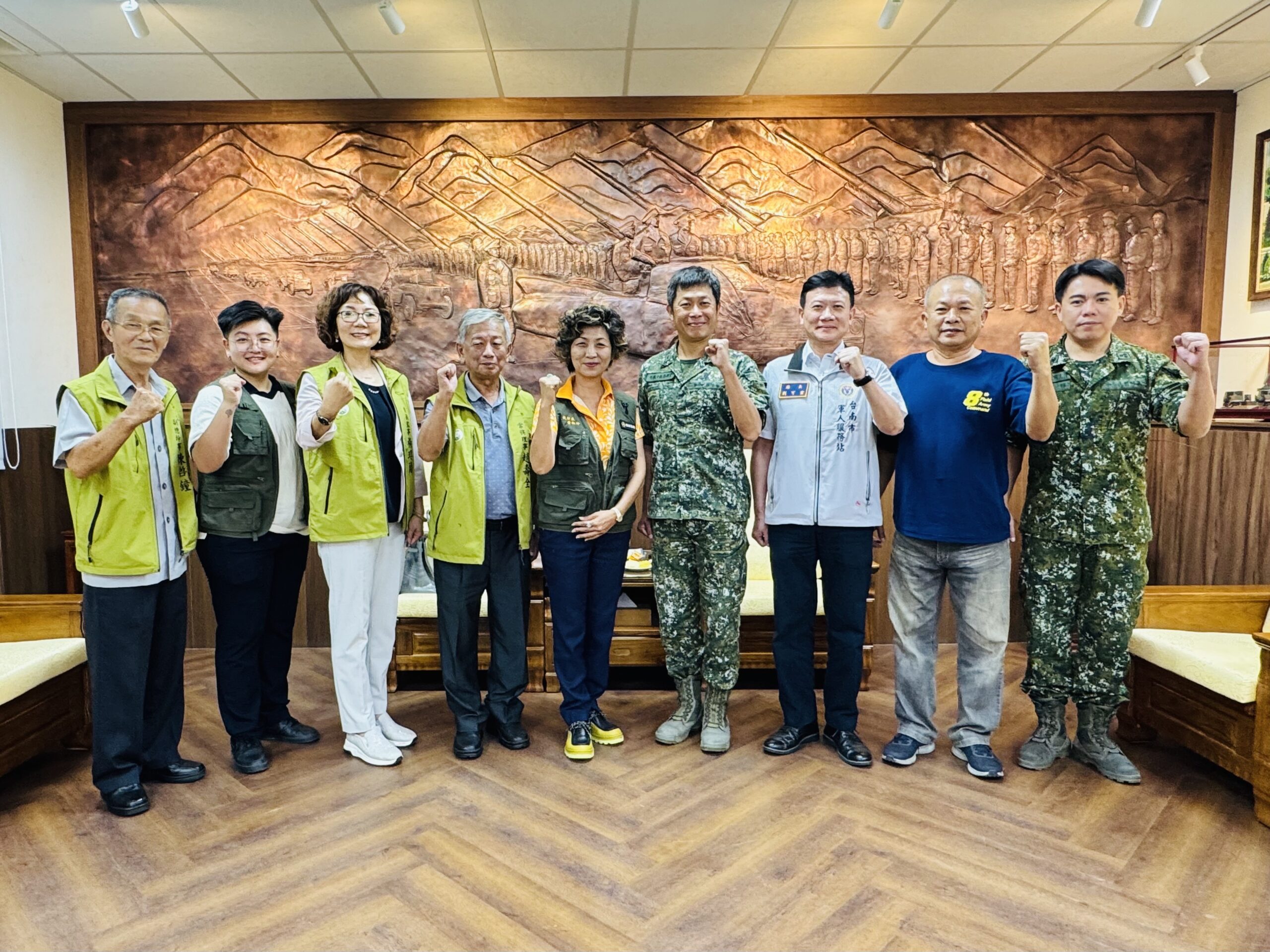 文富食品攜手地方企業 端節前夕敬軍慰勞台南陸軍官兵 9 8876EAB9 6A28 4C63 9D38 795DA5BCD260 scaled 1