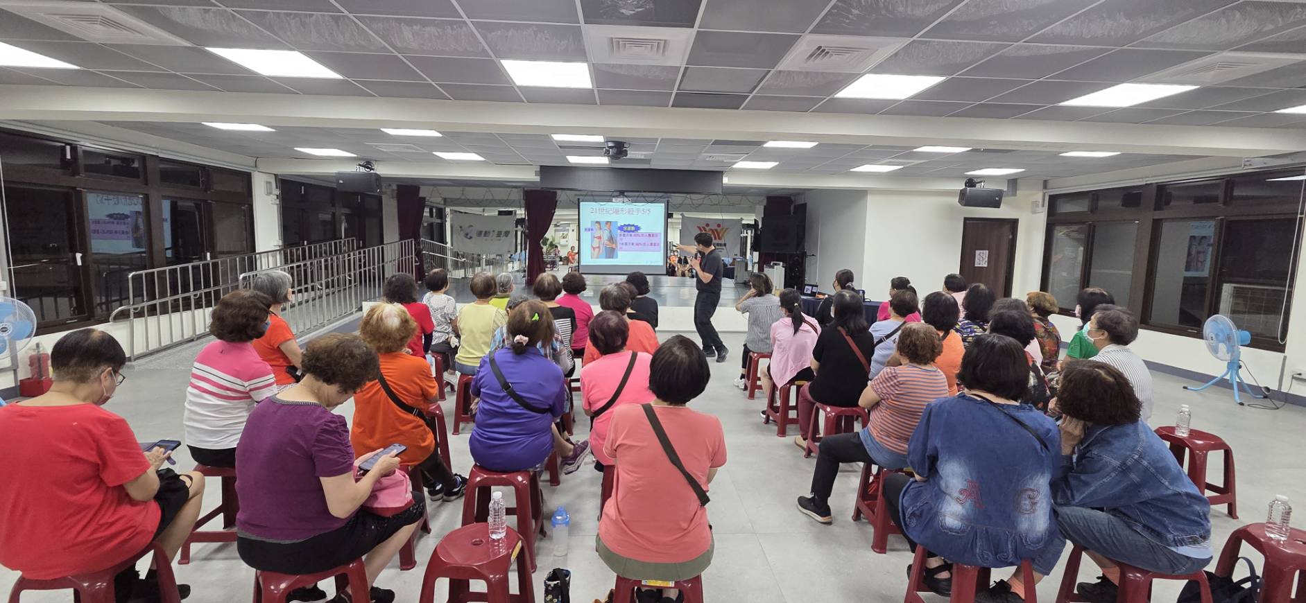 崇右科大呂國寶教授五福里健康講座開講 推廣運動課程提升市民健康意識 14 319758