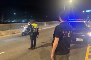 強化臨檢防制酒毒駕 基警守護用路人安全 10 MEITU 20260527 174043996 300x200 1