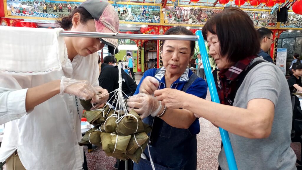 飄香端午傳溫情 文山區公所與木柵忠順廟合辦「親子包粽趣」 52 728580 1024x576 1