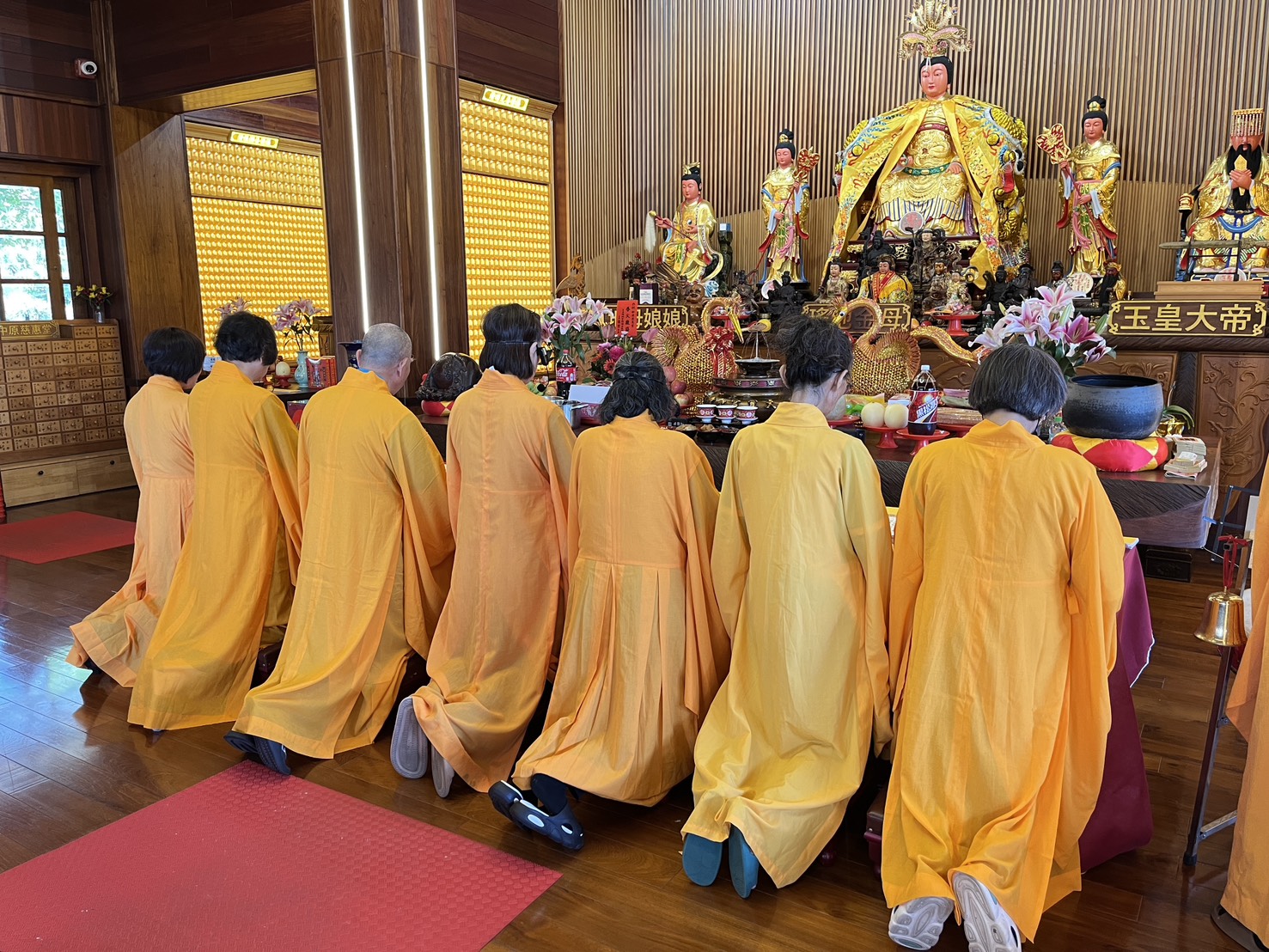 中原慈惠堂辦「文昌帝君守護祭」替考生加持 黃崇真發文昌筆助攻考運 中原慈惠堂辦「文昌帝君守護祭」替考生加持 黃崇真發文昌筆助攻考運