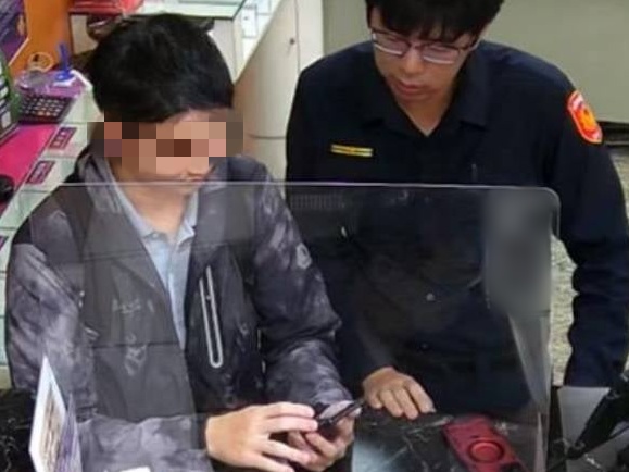 中壢男深陷詐騙不自知 警拆解手法守住民眾200萬台幣 中壢男深陷詐騙不自知 警拆解手法守住民眾200萬台幣