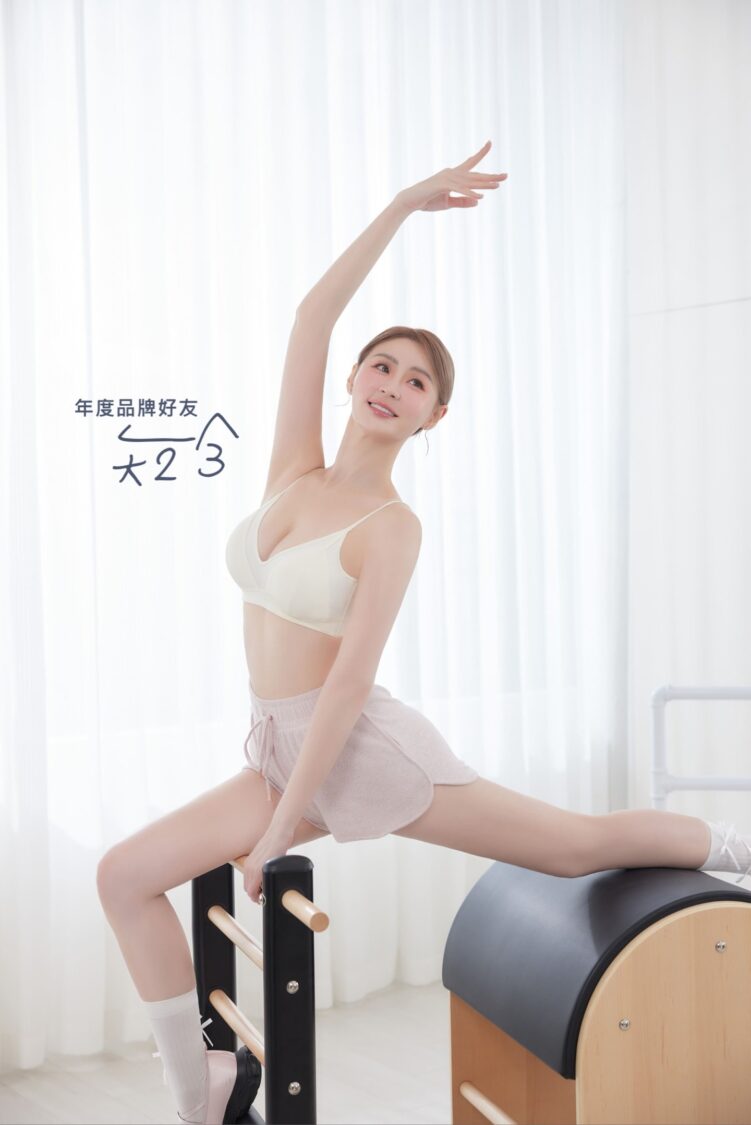 耳朵懷孕了!短今化身EASY SHOP一日店長超寵粉祭出親錄「專屬起床鬧鈴」 粉絲瘋狂 啦啦隊女神驚傳「轉行」當店長?EASY SHOP牽手短今 啟動全台巡迴寵粉儀式。(圖/EASY SHOP 提供)