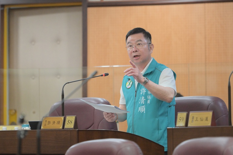 交通接駁公設安全再檢視 市議員許清順提議市府人本治理 交通接駁公設安全再檢視 市議員許清順提議市府人本治理
