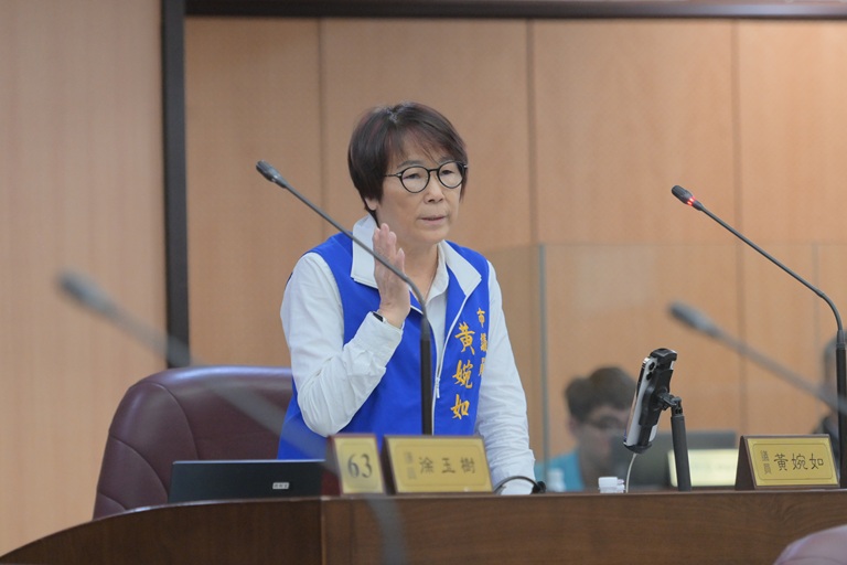 長照窗口分散民眾奔波待解 市議員黃婉如要求科技執法再升級 長照窗口分散民眾奔波待解 市議員黃婉如要求科技執法再升級