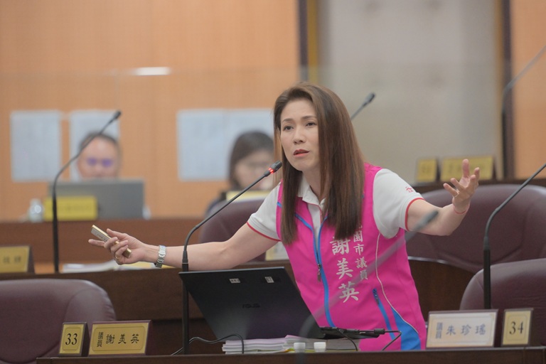 青埔人行道維護待釐清 市議員謝美英促遷校交通整備 青埔人行道維護待釐清 市議員謝美英促遷校交通整備