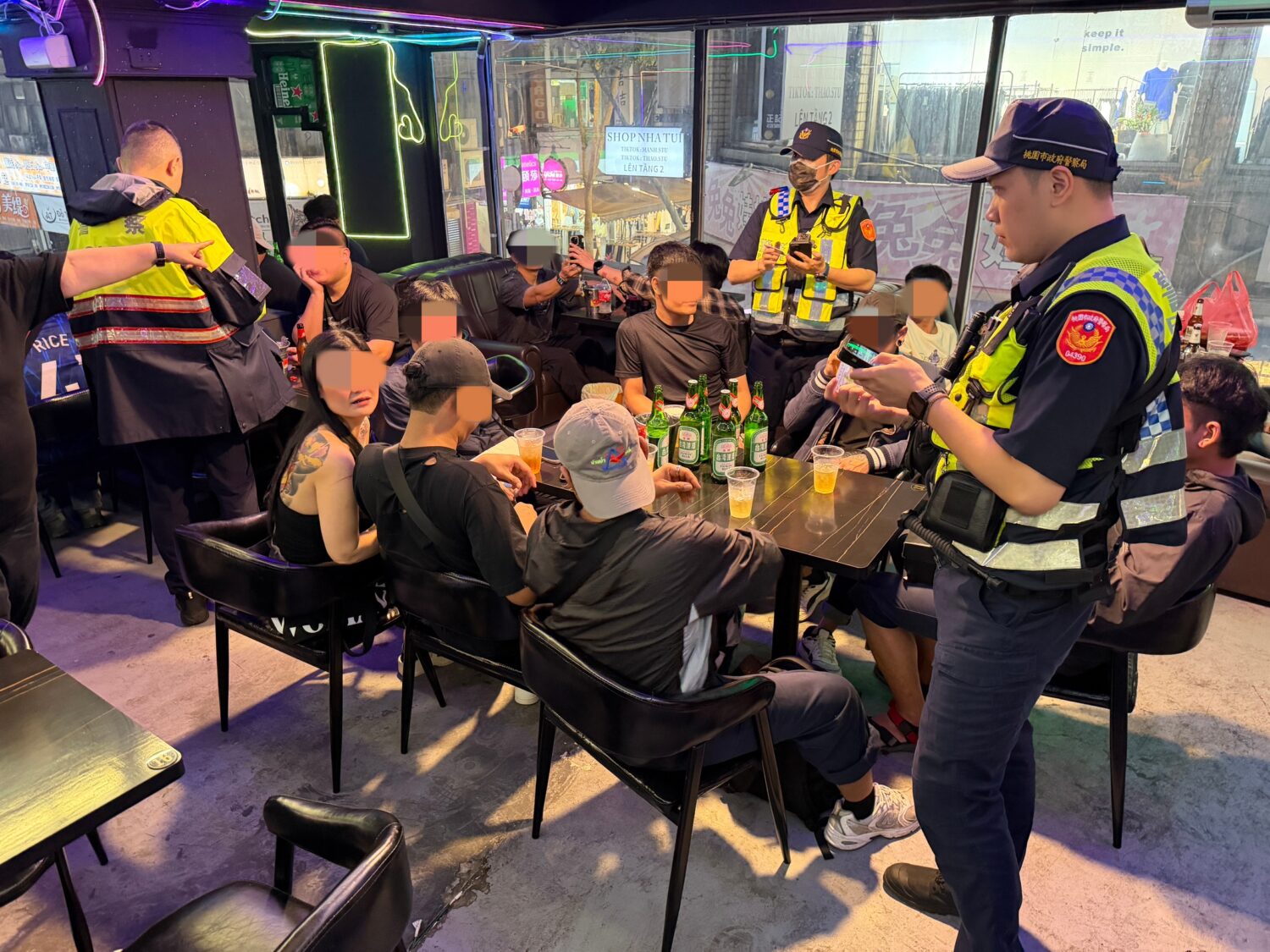 中壢警雷霆專案強力掃蕩! 破百件刑案逮32名通緝犯 中壢警雷霆專案強力掃蕩! 破百件刑案逮32名通緝犯