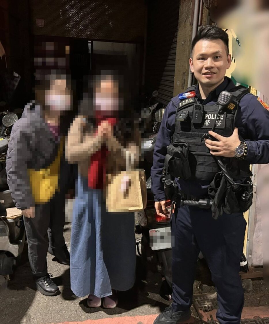 「深夜護鈔服務」啟動!大雅警協助刮中20萬女子平安返家 大雅警分局員警執行「深夜護鈔服務」勤務,全程陪同刮中20萬元女子安全返家,確保民眾財物安全。(圖/記者林家嘉翻攝)