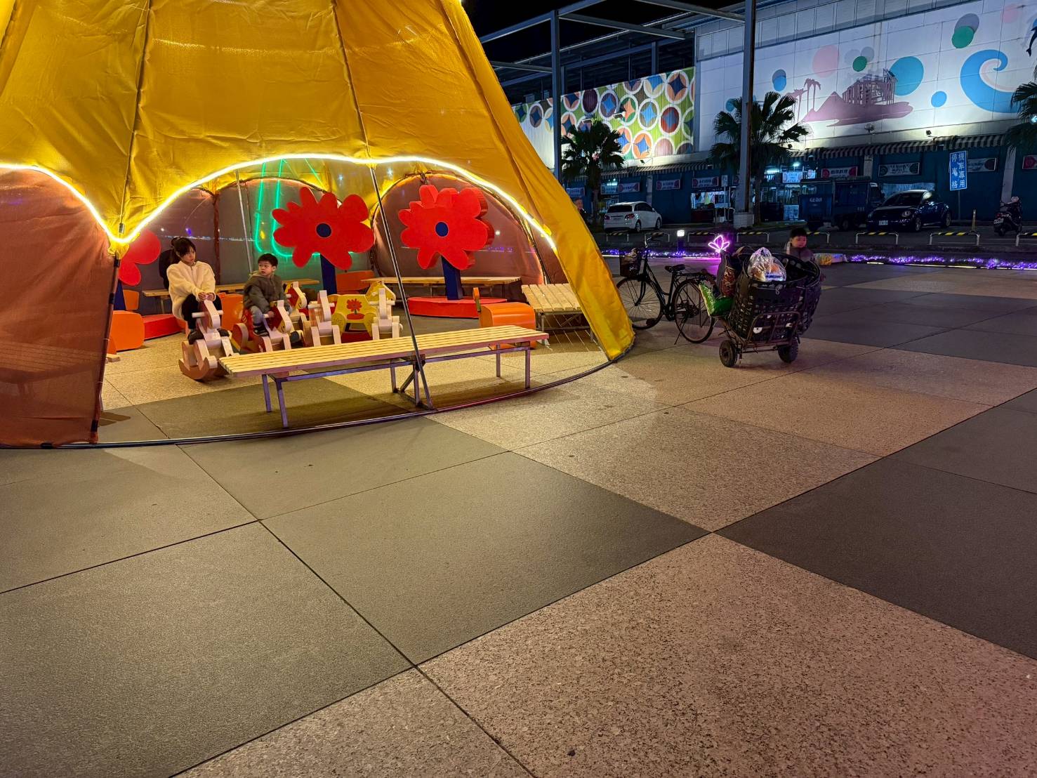 「當公共藝術拒絕被簡化」 2026 花蓮太平洋燈會創作團隊回應「是把藝術放回生活」 照片所呈現是原創者所要表達 「創作與生活間的融合」。(圖/供稿單位 提供)