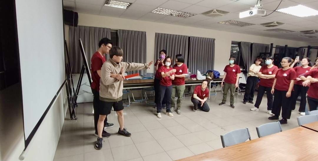 曾制止持刀男受矚目「陳勇正受邀台南消防局義消高救隊開講」防身應變 陳勇正於特搜第五大隊義消高級救護隊活動中,結合實際動作示範與案例解說,分享防身判斷與危機應對重點。(圖/記者林照東翻攝)