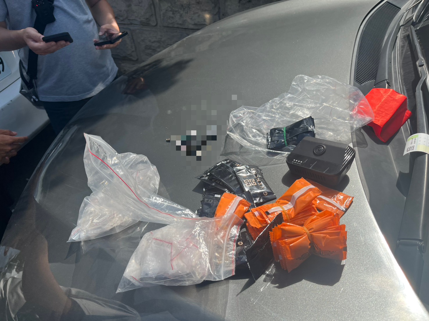 高雄警方掃蕩24小時「外送毒網」查緝20人到案 高雄警方掃蕩24小時「外送毒網」查緝20人到案