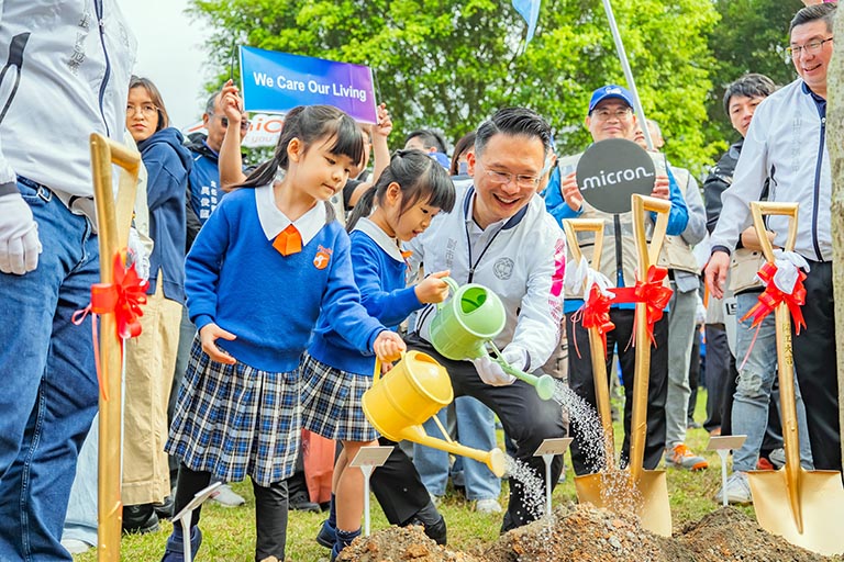 龜山植樹串聯產業永續發展 華亞園區展現環境共好新模式 龜山植樹串聯產業永續發展 華亞園區展現環境共好新模式