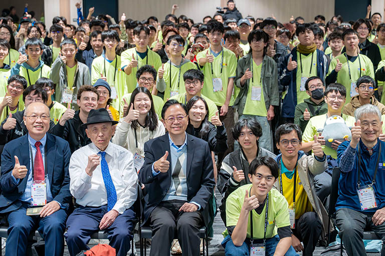 第50屆ICPC亞太賽在桃園登場 張善政鼓勵青年發揮程式創意 第50屆ICPC亞太賽在桃園登場 張善政鼓勵青年發揮程式創意