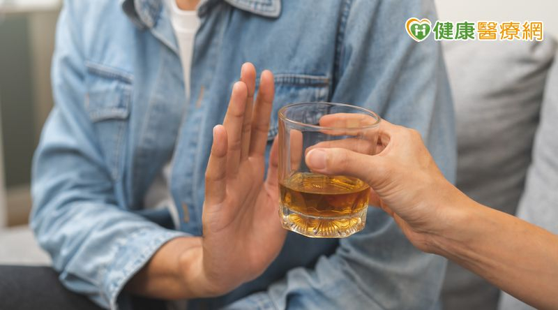 老翁經常發呆、反應變慢 竟是腦中風引發癲癇惹禍 老翁經常發呆、反應變慢 竟是腦中風引發癲癇惹禍