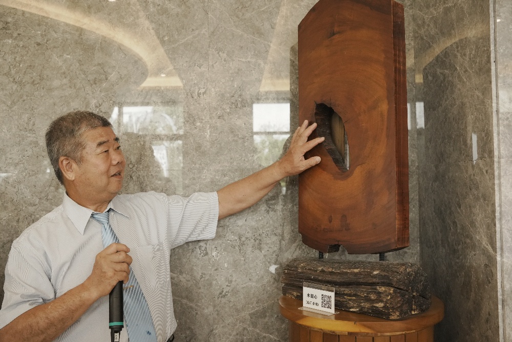 用建築承載藝術 宜雄建設引領城市美感教育與東海美術系簽署MOU 2 ▲賴森源董事長分享對藝術與木藝的熱愛,強調「藝術是空間的靈魂」。(圖/業者提供)