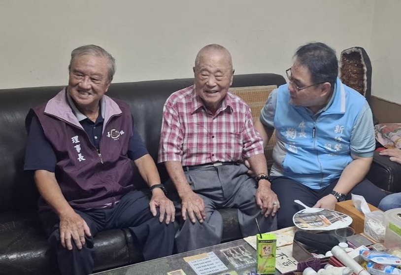 新竹榮服處攜手慈善社團 啟動百歲人瑞祝壽關懷行動 3 114071612